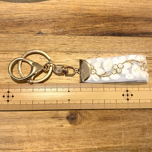 リボンキーホルダー 一部パーツ変更再販】インド刺繍リボン キーホルダー バッグ