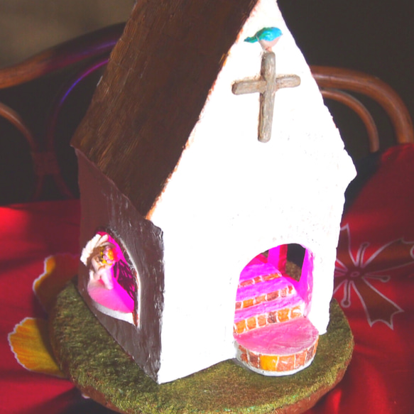 粘土・陶土（土類）ランプ通販の窯元やす波窯のランプシェード『エンジェルの住む教会』（Lh001石塑粘土のクラフト作品です 4枚目の画像