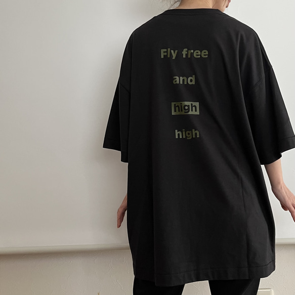 バックプリントTシャツ Fly free and high オーバーサイズ 2枚目の画像