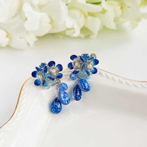 silver ロイヤルブルー Nemophila 青空の花 ＊ ネモフィラ ＊ 雫