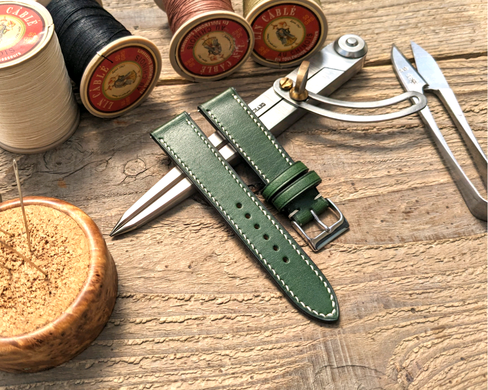 ウィケット＆グレイグ レザー グリーン｜フルステッチ 時計ベルト｜サイズ 糸色 カスタマイズ対応｜受注制作 9,000円