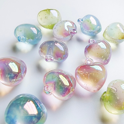 4個】オーロラ ぷっくり ハート チャーム パーツ ハンドメイド ビーズ