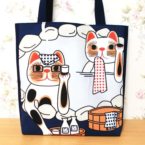 大きめトートバッグ 猫温泉 岩風呂 にゃんこ 招き猫