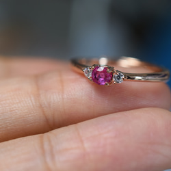 RG23-205 宝石質 天然 ピンク サファイア リング 指輪 シンプル フリーサイズ 18KGP 金属アレルギー対応 4枚目の画像