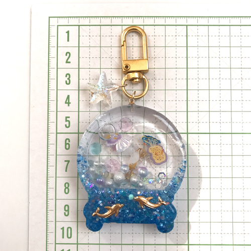 ウミウシ シェイカーキーホルダー［オイル入り］ キーホルダー sora 