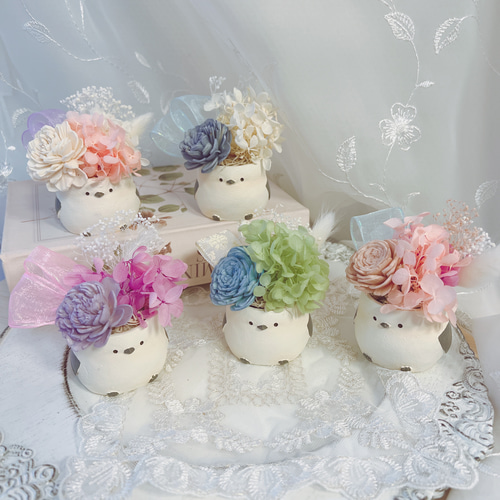 プリザーブドフラワーリース♡白いアジサイの中のシマエナガ