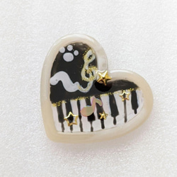 ◆猫のしっぽアートとピアノ　〜鍵盤〜　ハンドメイド帯留め 3枚目の画像