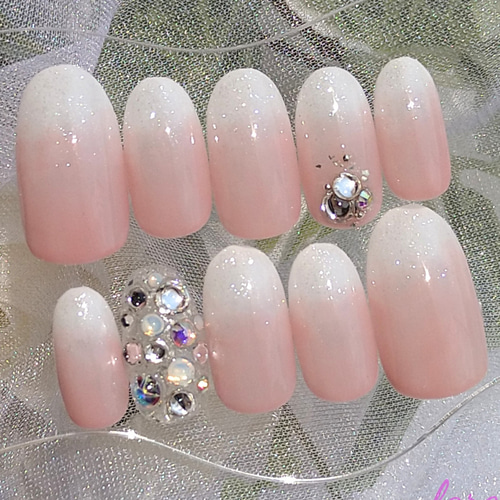 ホワイトグラデーションネイル／白グラネイル／ホワイトネイル  