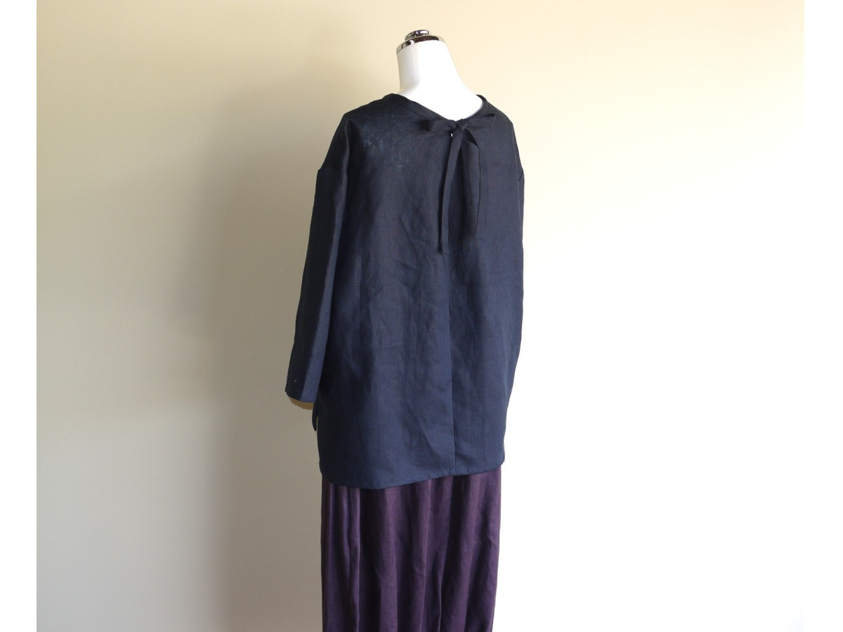 リネン☆バックポイントブラウス　りぼん仕様　七分袖◆ネイビー◆M・L・LL（リネン100％）