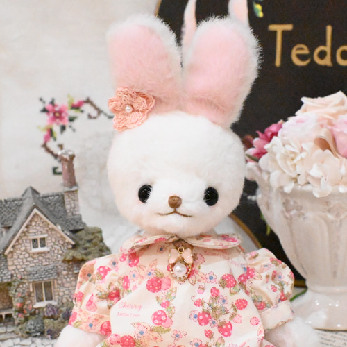 かわいいだけじゃダメですか？♡】 ミニホワイトうさぎちゃんの