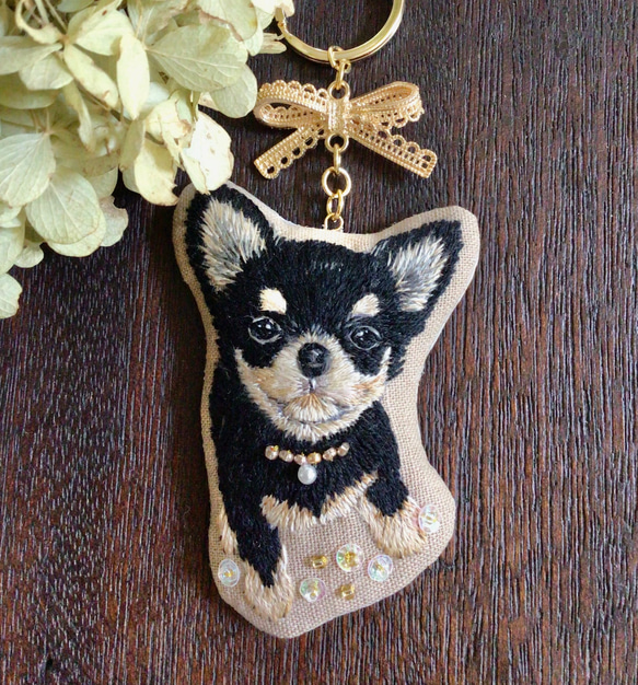 チワワ 犬 動物 キーホルダー ビーズ ハンドメイド 手刺繍 刺繍