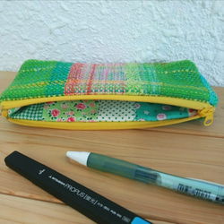 手織布のペンケース(綿、春色) 2枚目の画像