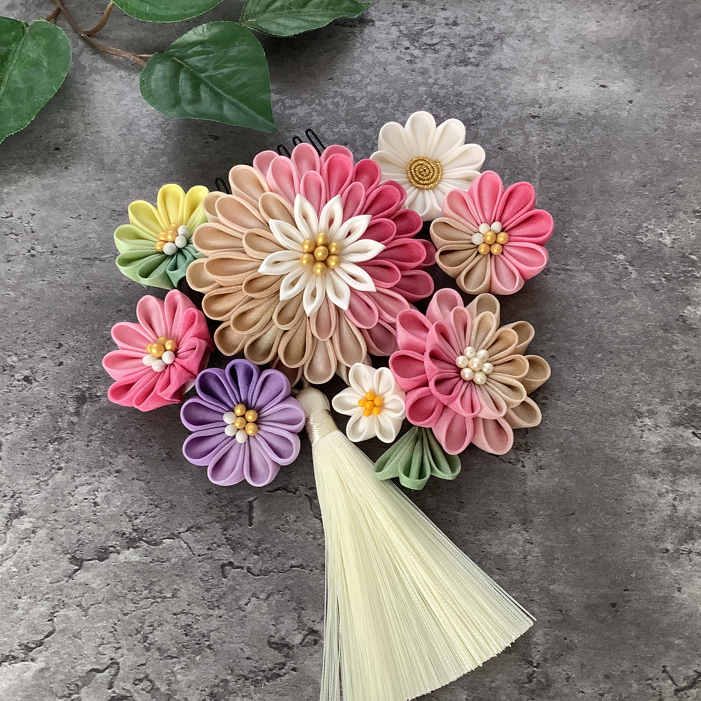 つまみ細工髪飾り　シルク手染めグラデーション　成人式/結婚式/七五三/卒業式