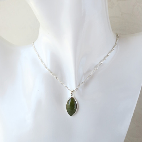 ベスビアナイト（アイドクレース）天然石 SVペンダント-b Idocrase