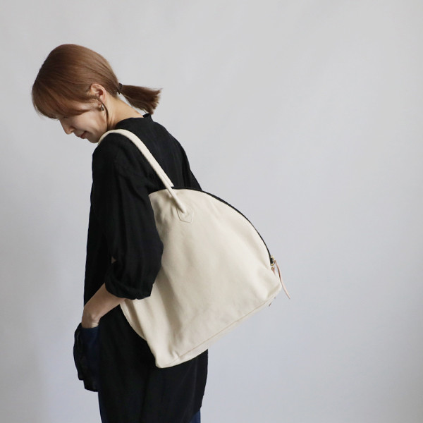 Mサイズ　まぁるい トート バッグ 生成りデニム ショルダー ハンドバッグ 通勤通学 A４サイズ　P60M