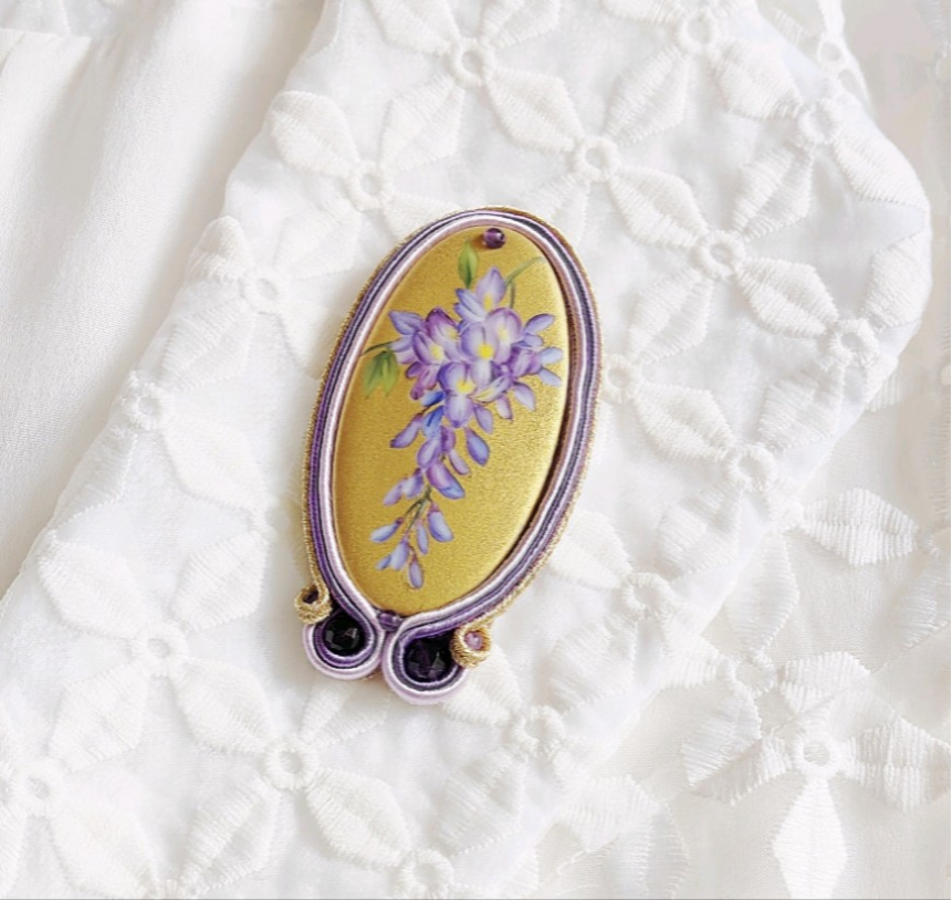 藤のブローチ  /  ソウタシエ　アメジスト