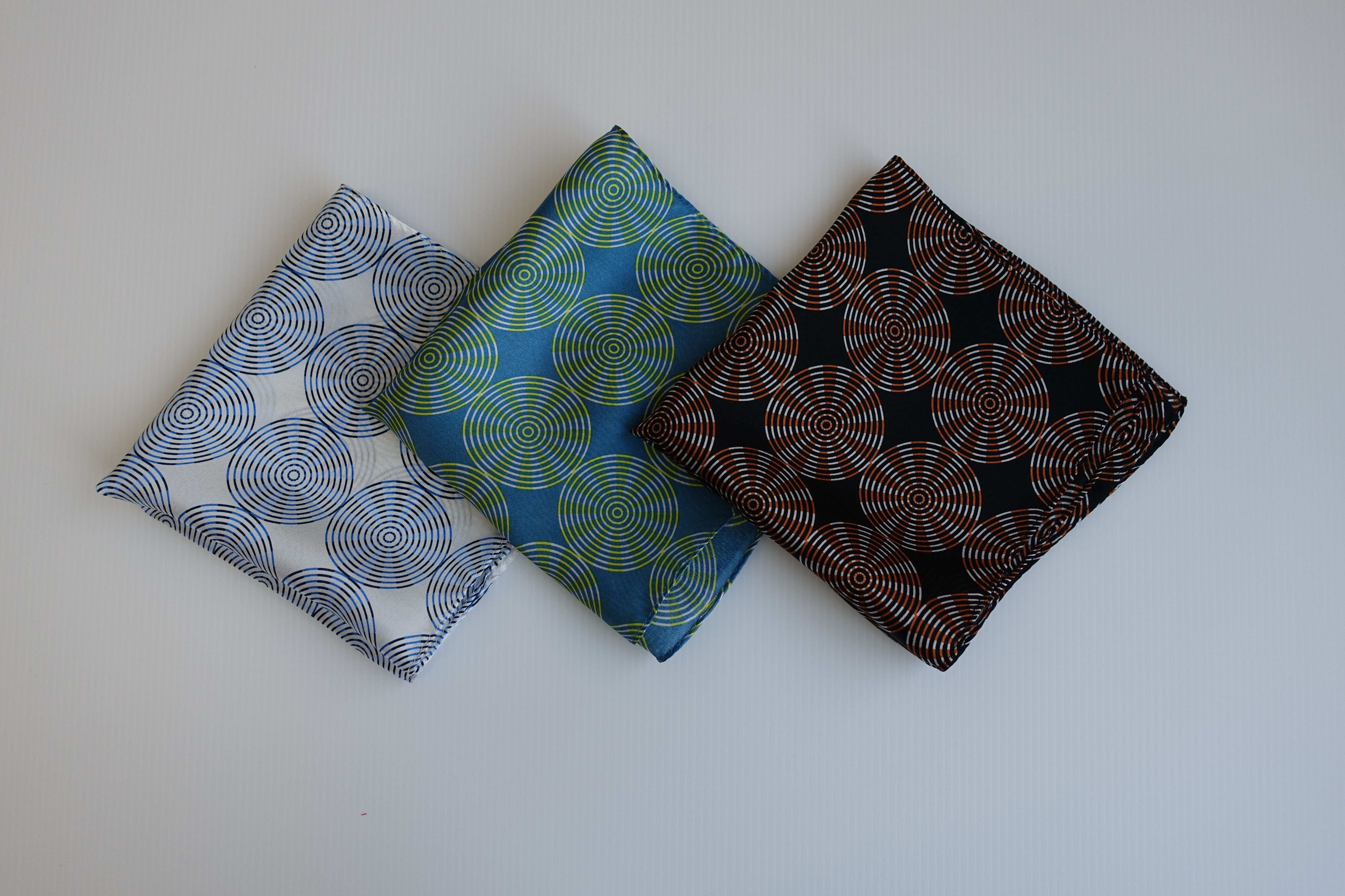 シルクポケットチーフ（ブルーレイディスク・イエローレイディスク）