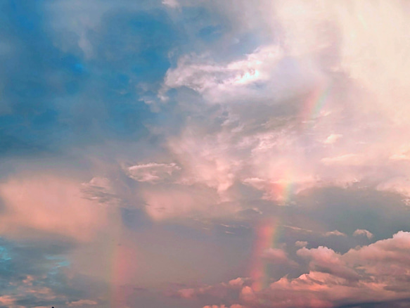 トートバッグ　虹色の空　雲の絵　空と海の絵　レインボーカラー綿菓子雲虹色ナチュラルエコバッグマルシェバッグ肩掛けバッグ 12枚目の画像