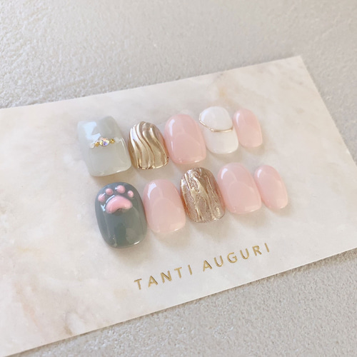 猫 肉球 ネイルチップ ねこ 金色 ゴールド ベリーショート 短い 小さめ