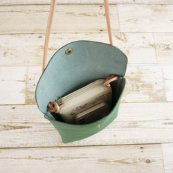 長財布とスマホが余裕で入るサコッシュ ショルダー斜め掛けタイプ 縦型 グリーン  Phone Leather Pouch 3枚目の画像