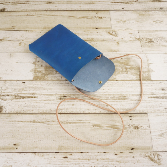 長財布とスマホが余裕で入るサコッシュ ショルダー斜め掛けタイプ 縦型 ブルー 青 Phone Leather Pouch 6枚目の画像