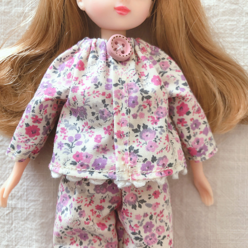 22cmドール用 可愛い花柄ピンクパジャマ リカちゃん 服 その他人形