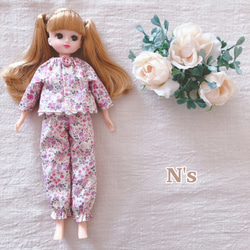 22cmドール用　可愛い花柄ピンクパジャマ　リカちゃん　服 1枚目の画像