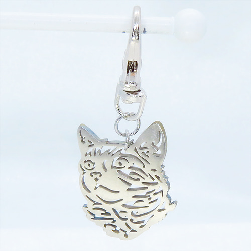 再販×4】シルバーカラー リアルな猫フェイスモチーフのキーホルダー