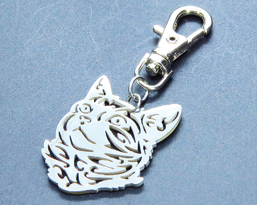 再販×4】シルバーカラー リアルな猫フェイスモチーフのキーホルダー