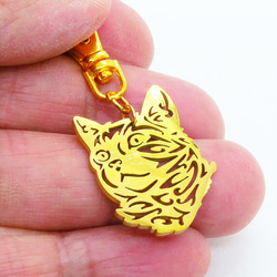 【再販×3】ゴールドカラー リアルな猫フェイスモチーフのキーホルダー ダイカット ステンレス 金具変更可 4枚目の画像