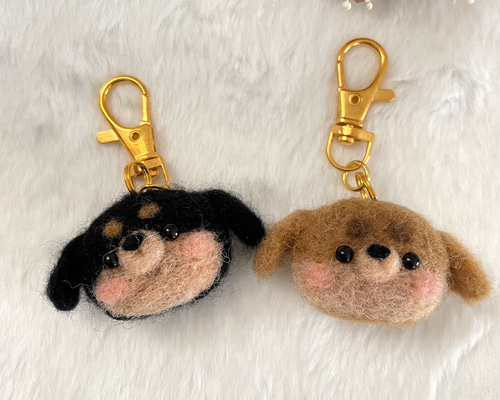 【ピックル】クリスマス ダックス 黒柴 羊毛フェルト キーホルダー 羊毛フェルト 黒柴キーホルダー愛犬、豆柴 柴犬、クリスマスプレゼント