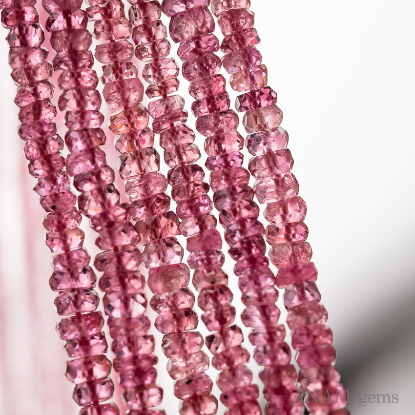 【約9㎝】【トップカラー】ホットピンク スピネル ボタンカット（ロンデル）★ANAM gems
