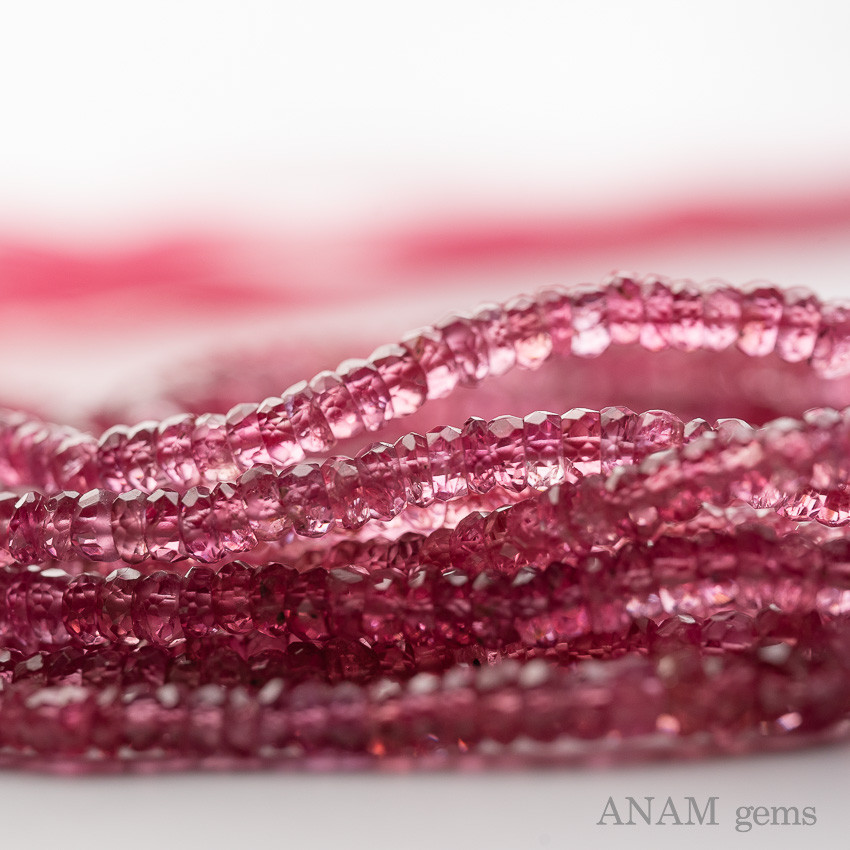 【約9㎝】【トップカラー】ホットピンク スピネル ボタンカット（ロンデル）★ANAM gems