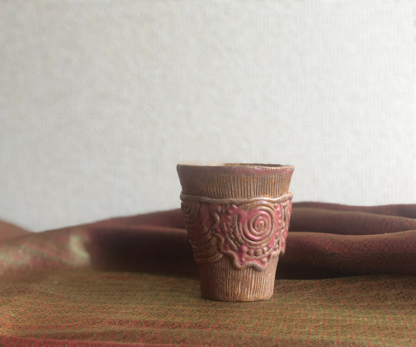 陶器でできた縄文土器風のカップ（1） 2枚目の画像