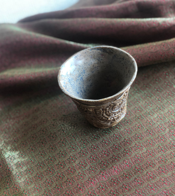 陶器でできた縄文土器風のカップ（3） 2枚目の画像