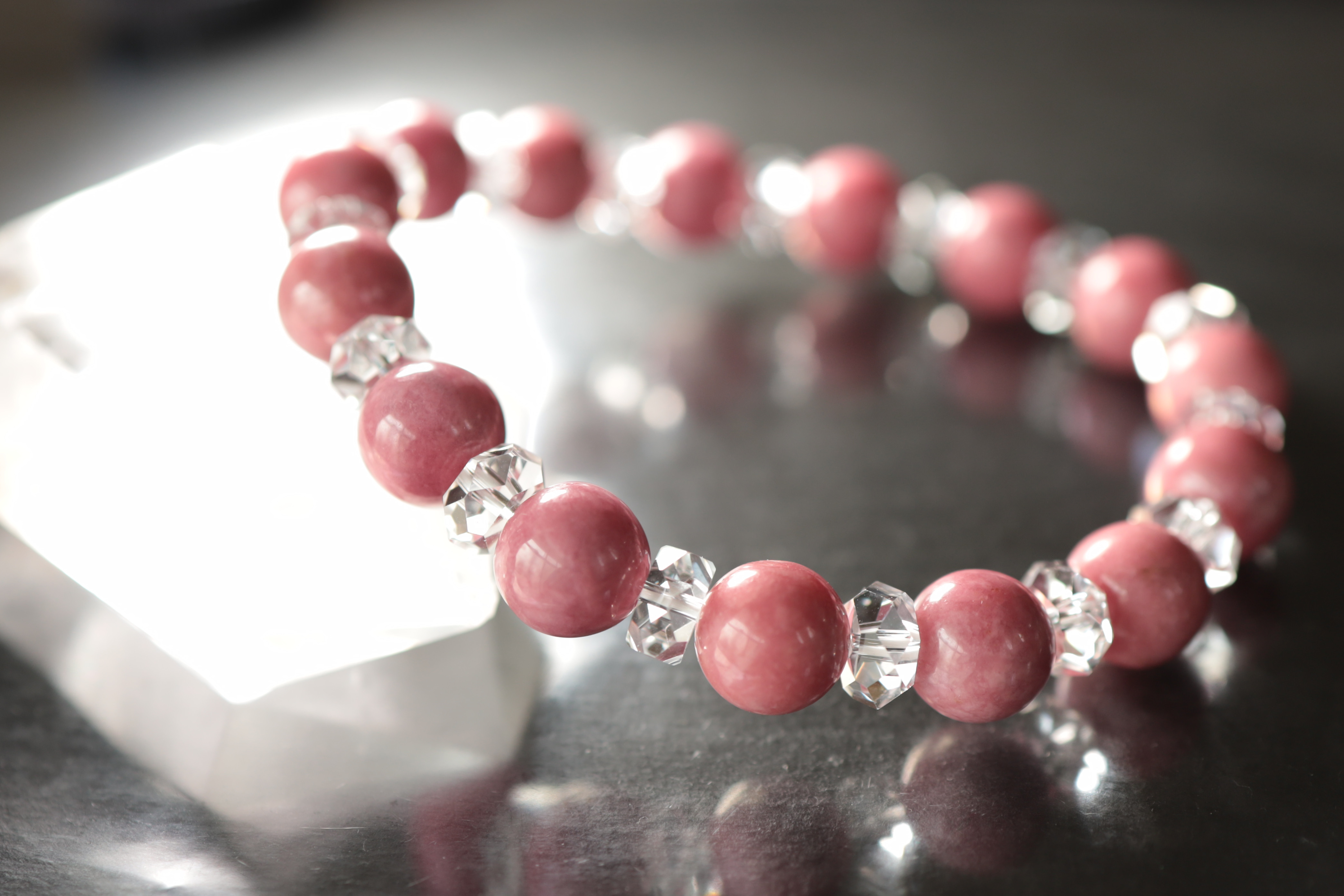 …☆プレミアムブレス☆友愛の心☆…☆ロードナイト：10ミリ＆水晶☆…☆天然石ブレスレット☆…