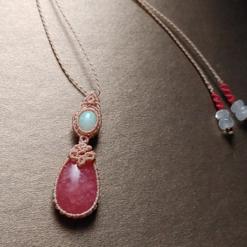 インカローズとオパールのマクラメ編みネックレス ネックレス