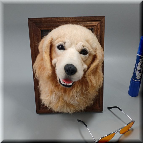 休日限定 羊毛フェルト 犬フィギュア 額縁入りゴールデンレトリバー 犬 羊毛フェルト