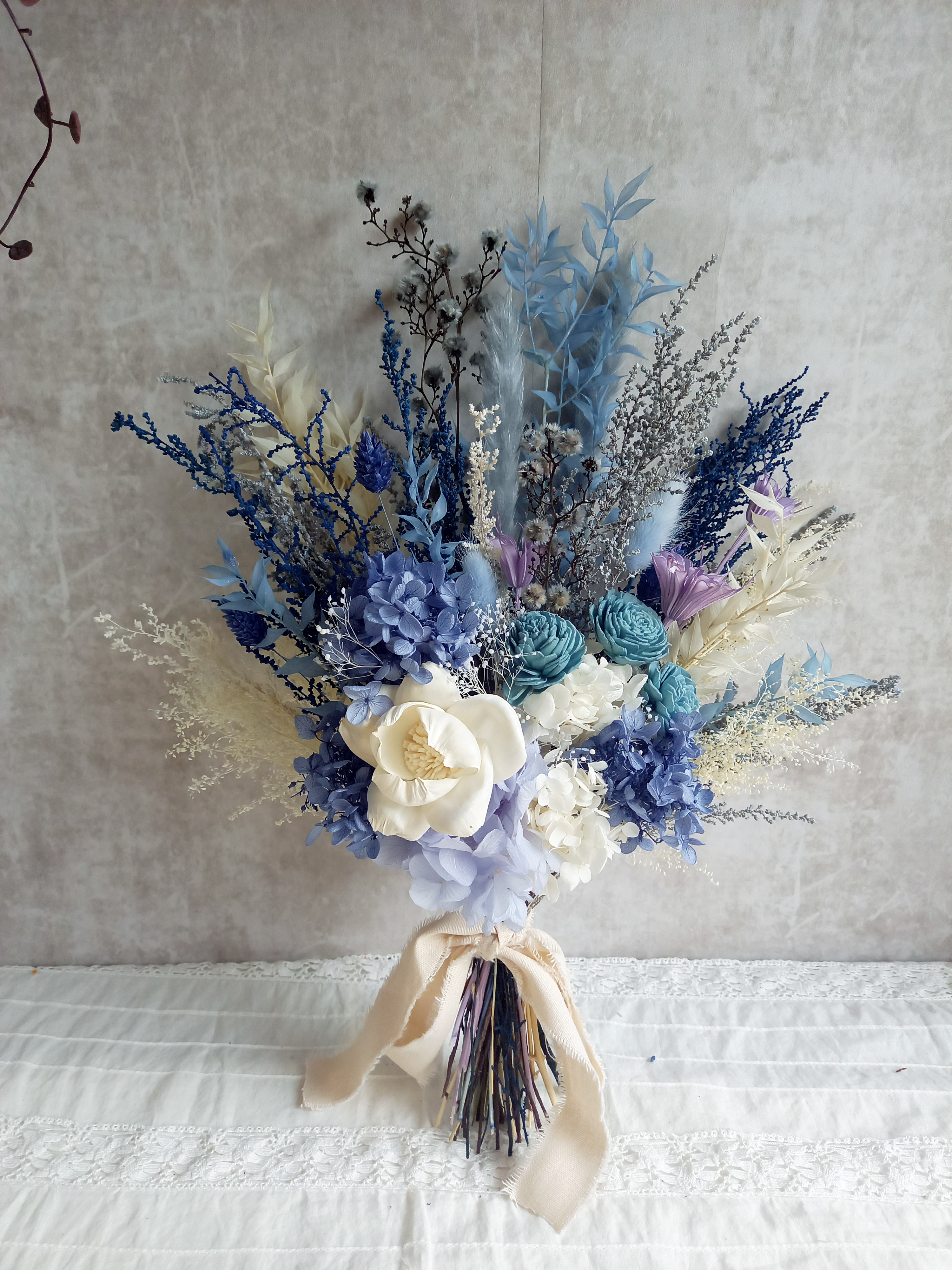 『再再販』心安らぐ*✲ブルーカラーあじさいのボリュームスワッグ❀ブーケ　プリザーブドフラワー　ドライフラワー　ウェディン 6,952円