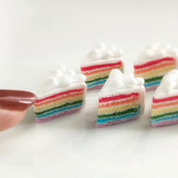 【選べる・金具/無し可】こだわりの レインボーケーキ （ チャーム ストラップ キーホルダー ) 虹 スイーツ ケーキ 2枚目の画像