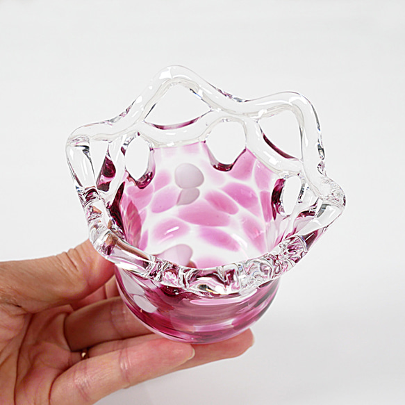 新產品：玻璃針織容器，粉紅色和白色：也可用作香爐（帶香）和蠟燭。 第3張的照片