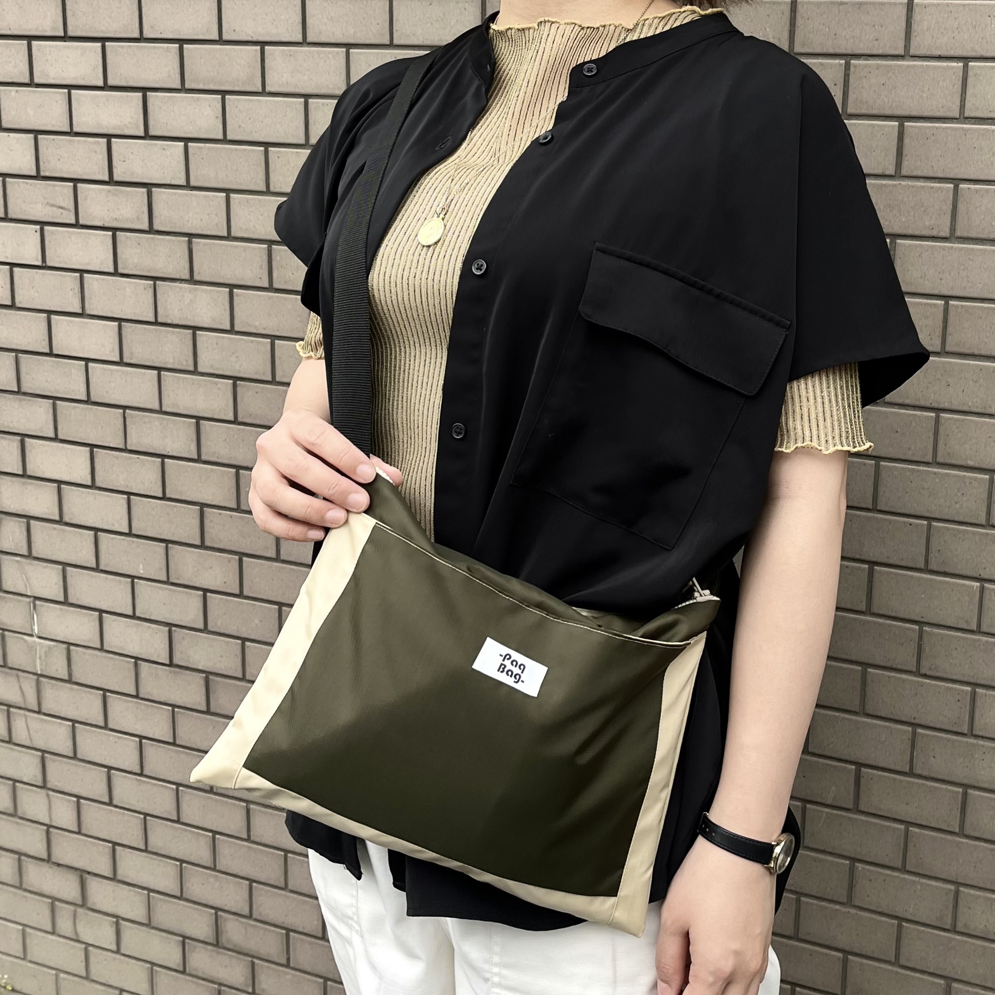 撥水KONOJIサコッシュ［選べるファスナー向き］※セミオーダー※受注生産※ご入金確認後に作製します。