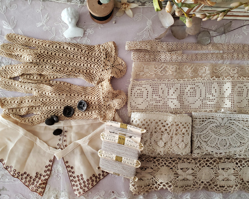 フランスアンティーク レースセット 7種類＋ボタン＋糸巻きつき レース