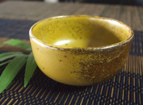 金茶の抹茶椀 茶碗・めし碗 巷房レオ 通販 15902242｜Creema