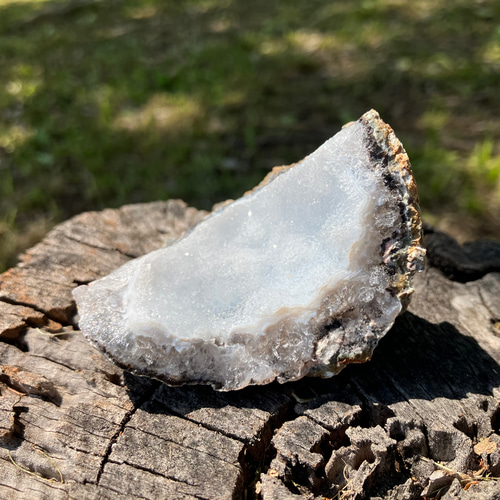 SALE価格】強蛍光 メキシコチワワ州産 トランカスジオード割り原石 木