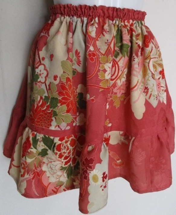 ７１０８　花柄の着物で作ったミニスカート　＃送料無料 2枚目の画像