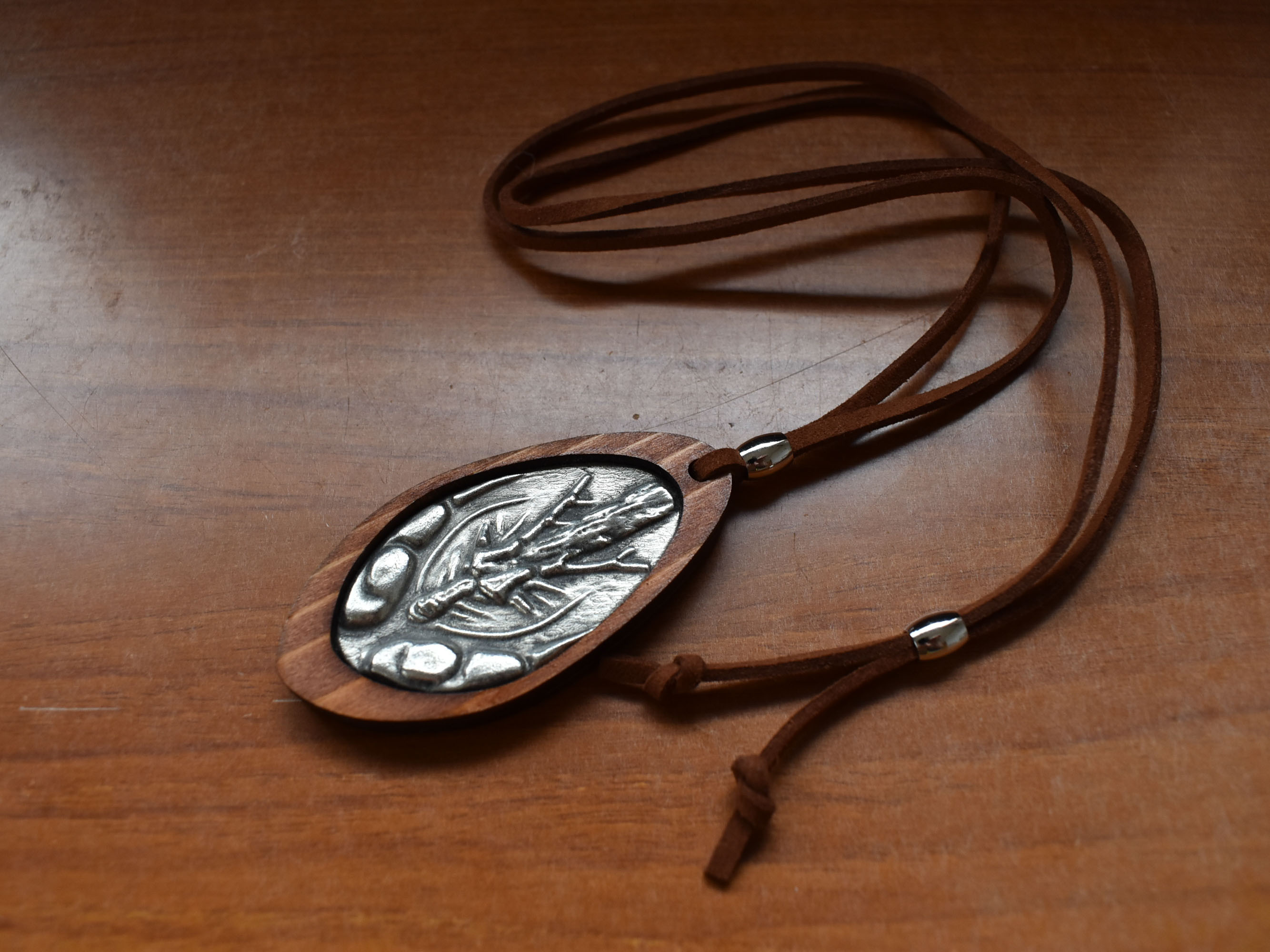 雲龍のペンダント