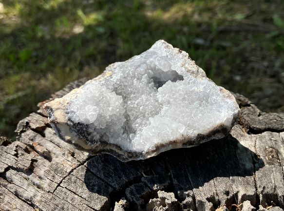 メキシコチワワ州産　蛍光ジオード　トランカスジオード　母岩つき水晶ジオードクラスター／墨西哥　荧光晶洞　 2枚目の画像