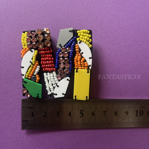 【イニシャルオーダー生産】❤ビーズ刺繍のカラフルアルファベットブローチ❤️スパンコール ラインストーン プレゼントギフト 14枚目の画像