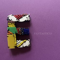 【イニシャルオーダー生産】❤ビーズ刺繍のカラフルアルファベットブローチ❤️スパンコール ラインストーン プレゼントギフト 9枚目の画像
